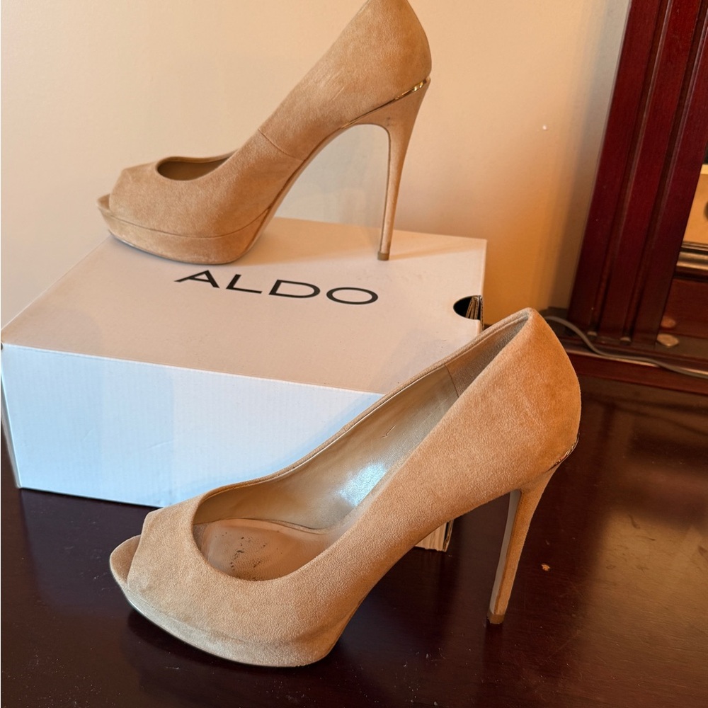 Aldo Women's Elegant Tan Peep Toe Heels
